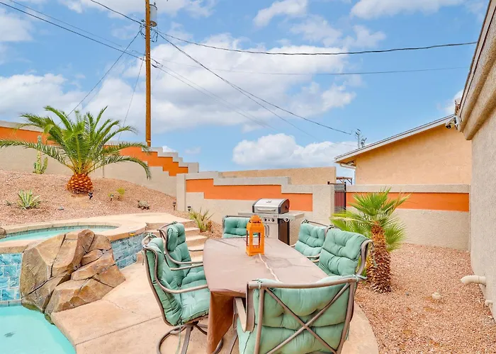 3 Mi To Havasu! Retreat W/ Poolside Oasis Holiday home