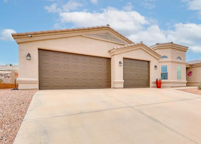 Holiday home 3 Mi To Havasu! Retreat W/ Poolside Oasis *