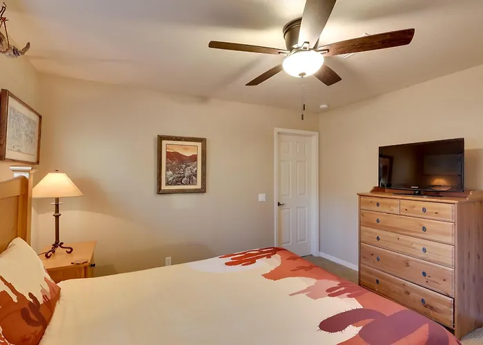 3 Mi To Havasu! Retreat W/ Poolside Oasis Holiday home Lake Havasu City