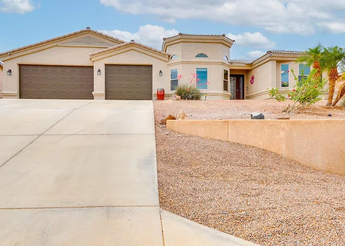 3 Mi To Havasu! Retreat W/ Poolside Oasis Holiday home *