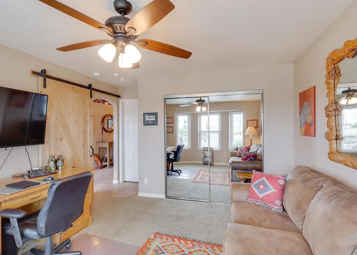 3 Mi To Havasu! Retreat W/ Poolside Oasis * Lake Havasu City