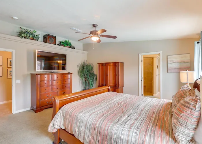 3 Mi To Havasu! Retreat W/ Poolside Oasis Holiday home